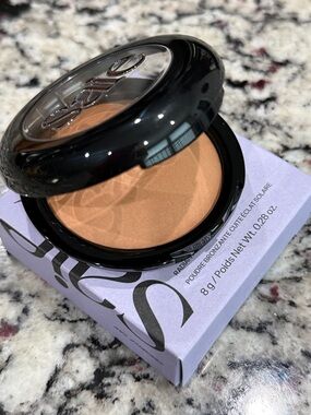 Saie Supersuede Radiant Baked Bronzer in Amalfi New in Box!
